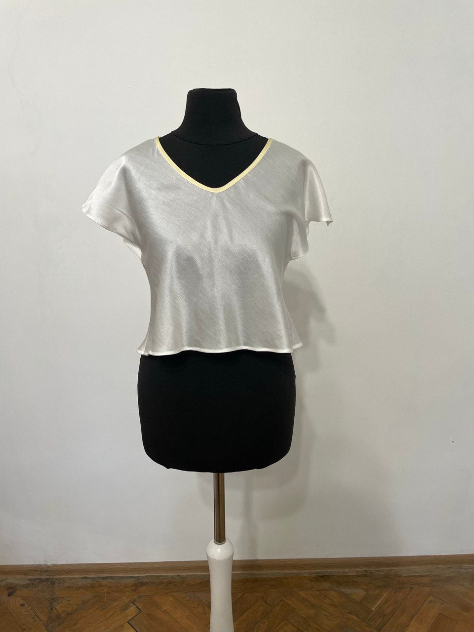 Snow White Silk and Cotton Short Sleeve Top