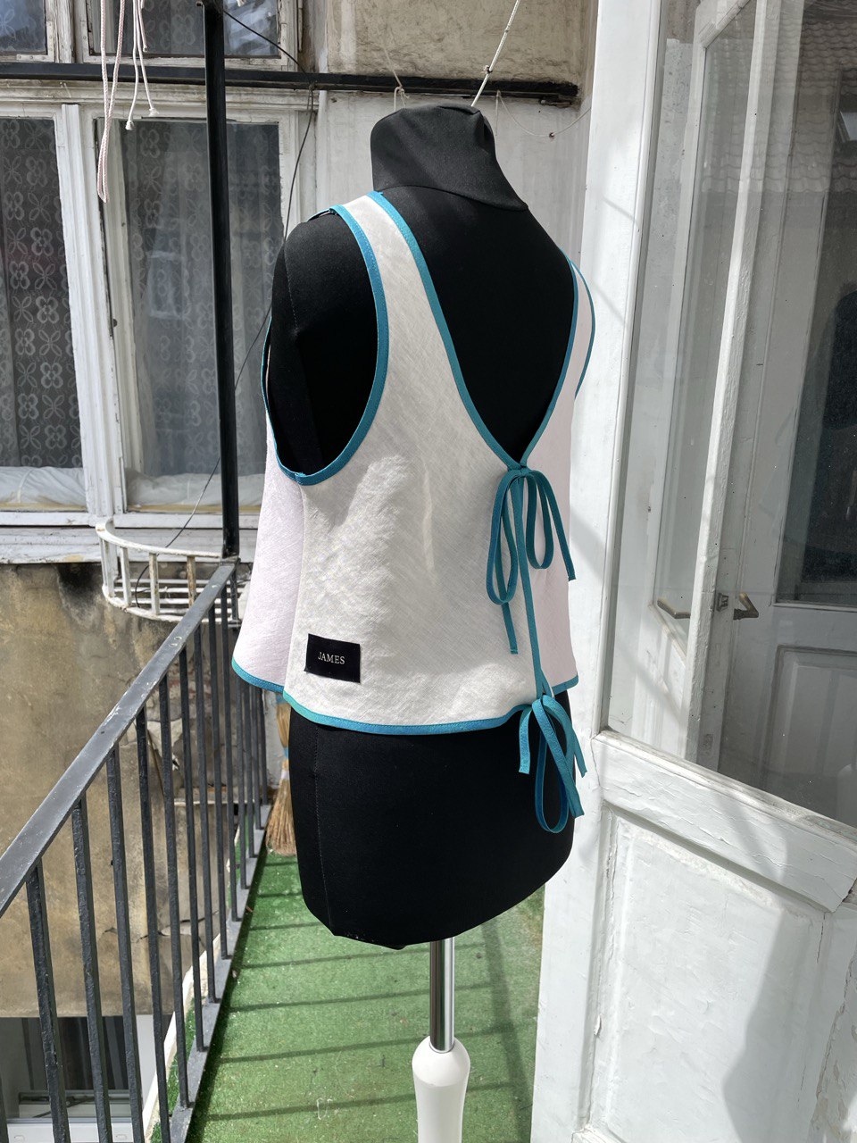 Pure Linen Impressionist Vest