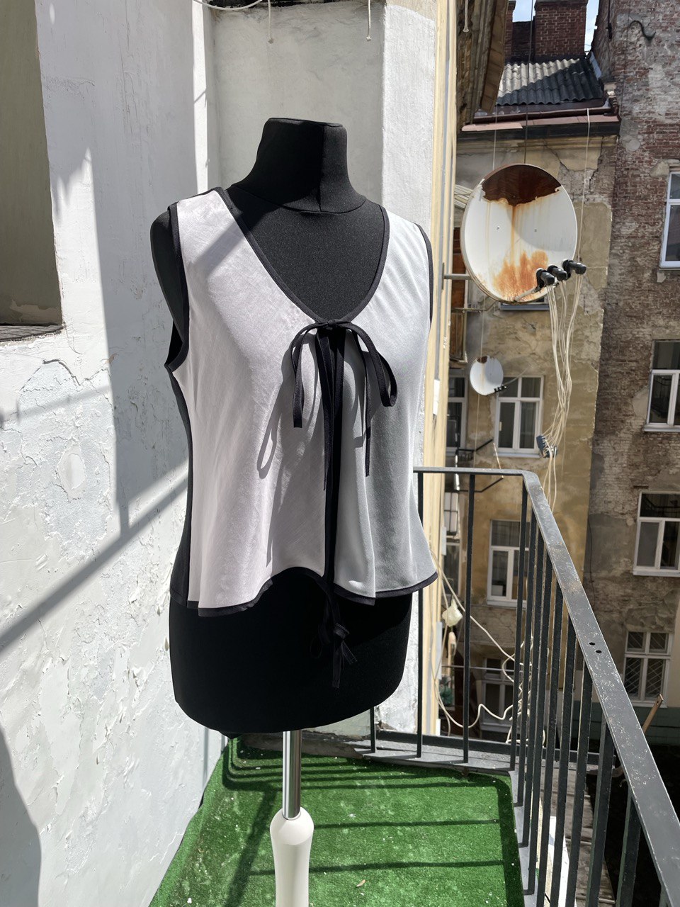 TriColor Soft V Neck Open Tie Vest